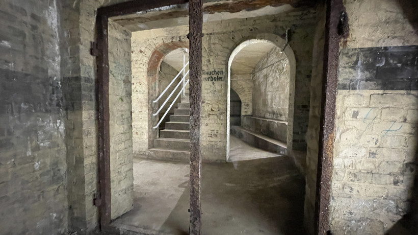 Bismarck Denkmal Hamburg Zugang Bunker