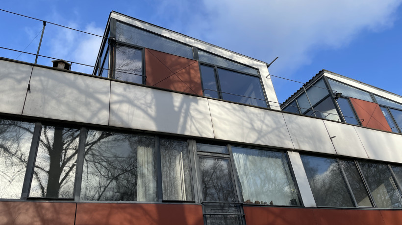 Eternithaus Gartenfassade