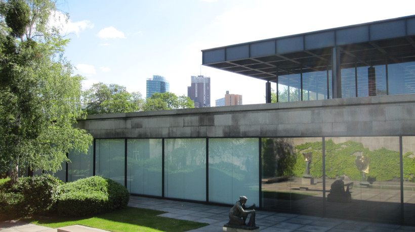 Neue Nationalgalerie Skulpturenhof